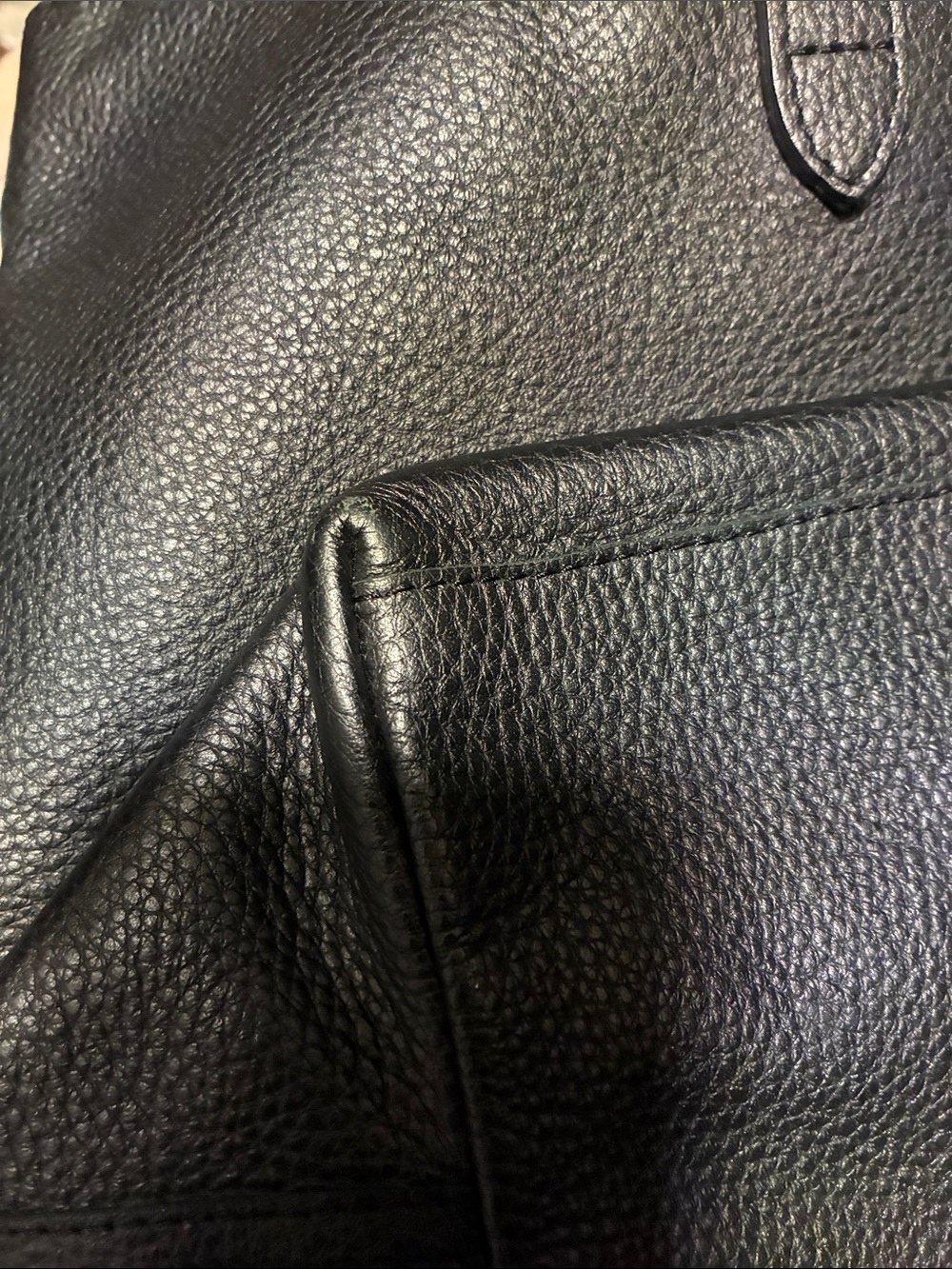 Cuyana Classic Black Leather Tote Bag with Removable Strap - Picture 6 of 7